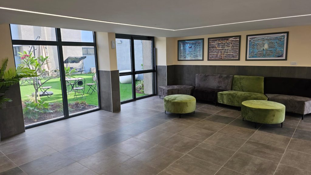 תיכון דנציגר בימים טובים